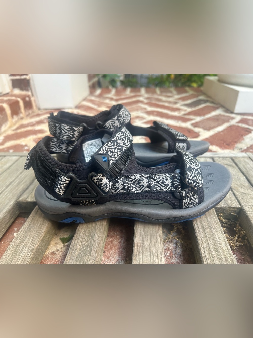 Kids Black Patterned Sport Sandals - Comfortable Velcro Straps Size 4